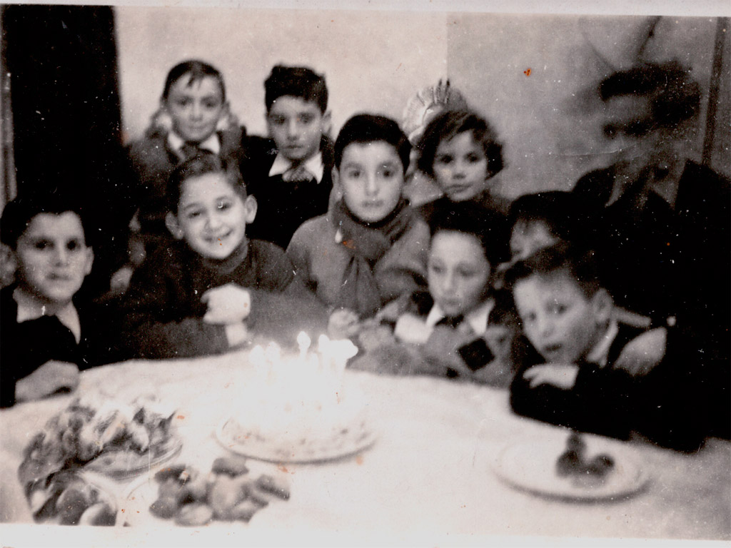 Cumpleaños. 1952. Francia y Pergamino. Arnado, Antonio y Elba Molieri, Lito Chimeno, Juan Carlos Gomis, Roberto Michelena