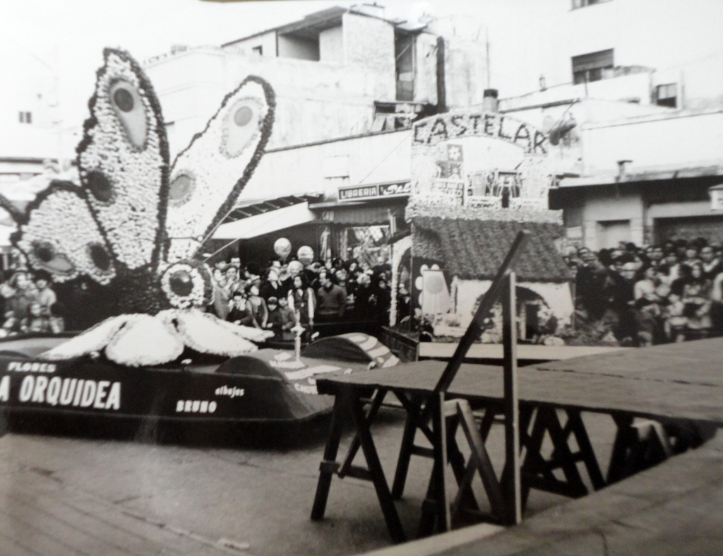 La carroza ganadora, en 1970 del desfile por la Primavera en el centro de la ciudad, fue la de la florerí­a 