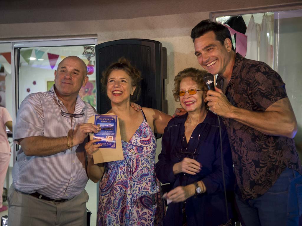 El Hogar del Doctor Ovando celebró Fin de Año con Silvio Soldán y Hernán Drago